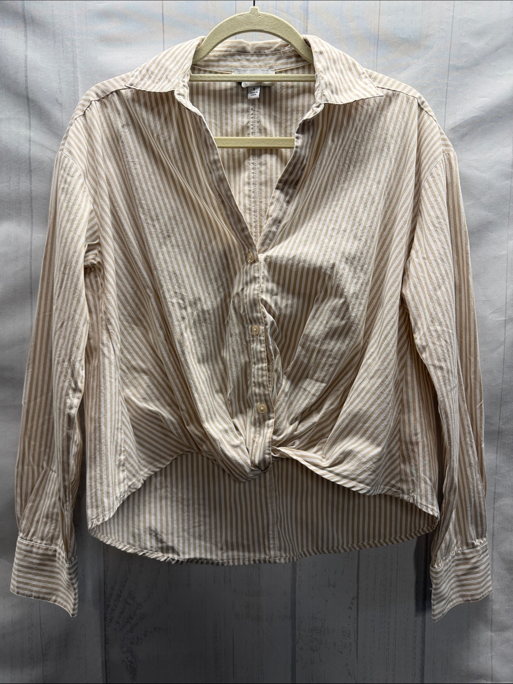 Evereve White and Tan Striped Button Front Twist Hem Shirt Size Small